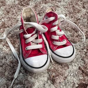Toddler converse shoes size 4